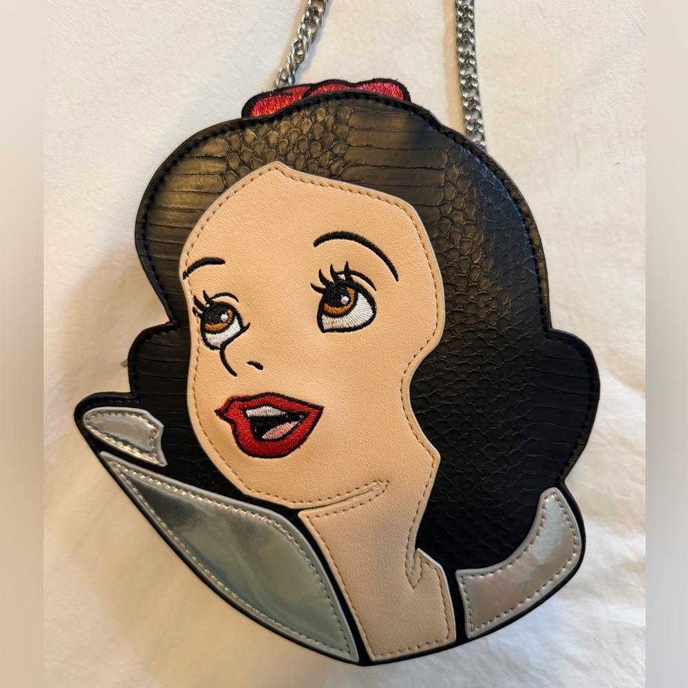 Danielle Nicole x Disney Snow White Crossbody Bag